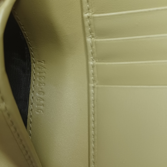 Gucci Bifold GG Marmont Wallet - Picture 8 of 12